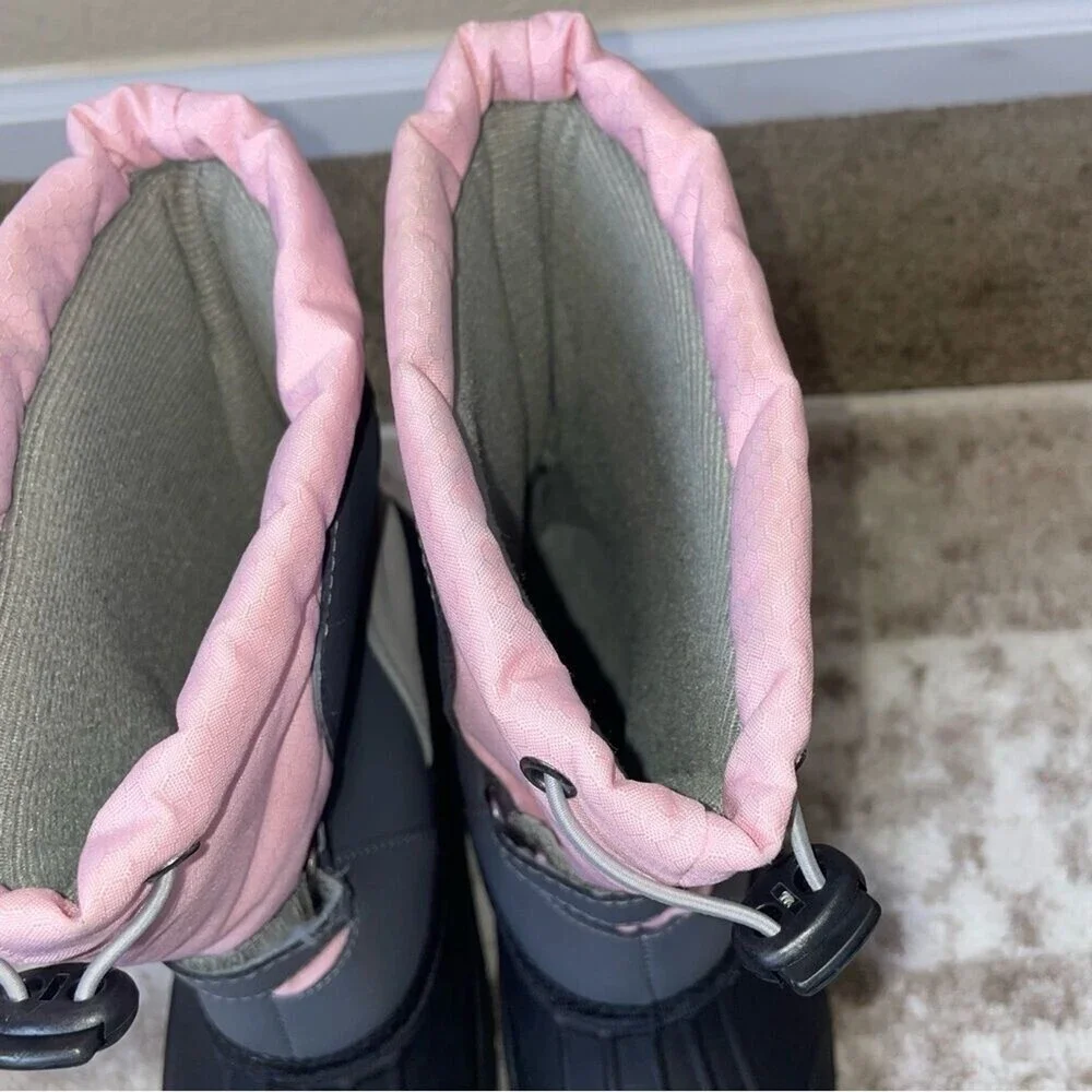 Totes brand pink & gray women's duck toe warm winter boots SZ 5 snow sledding